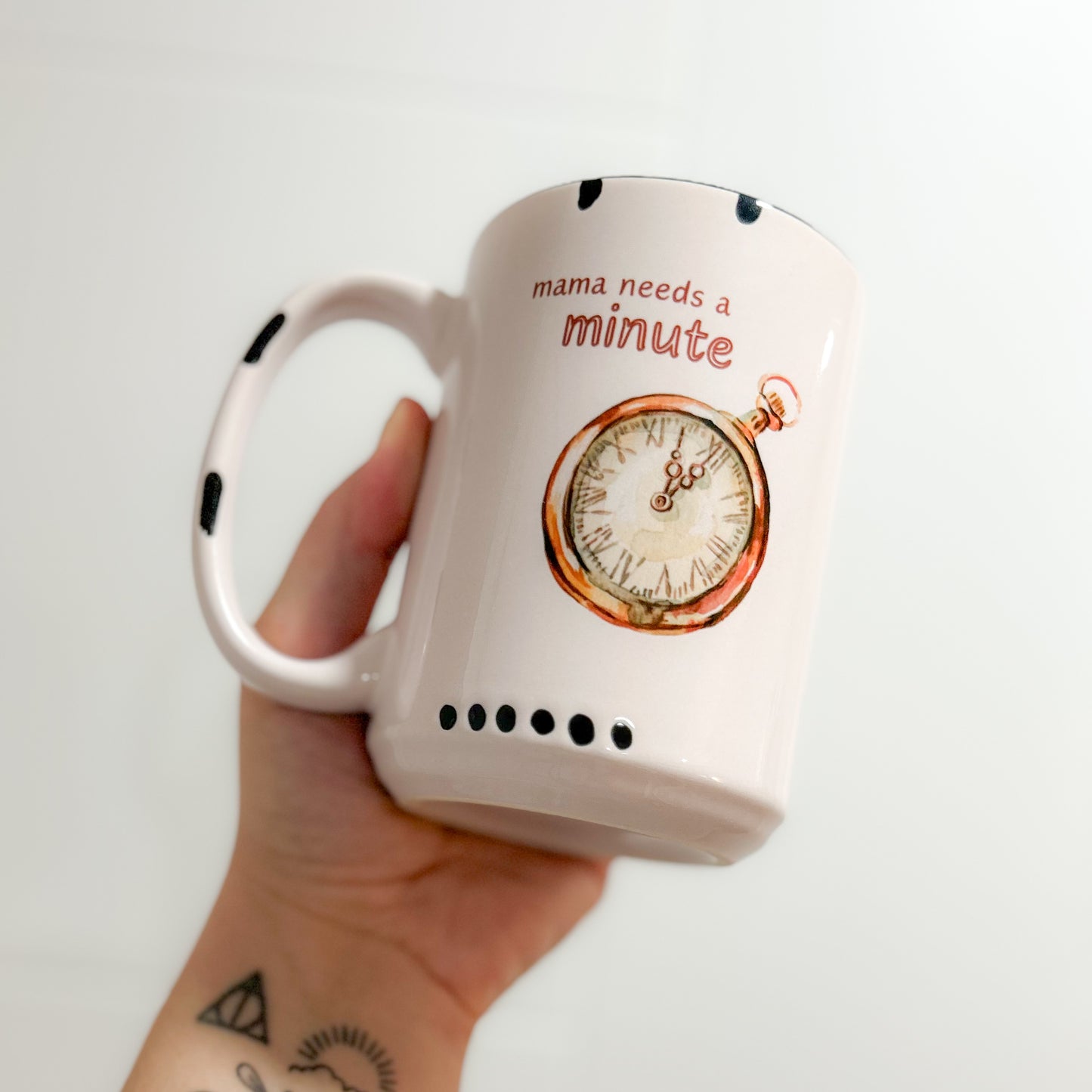 Maman a besoin d'une tasse minute